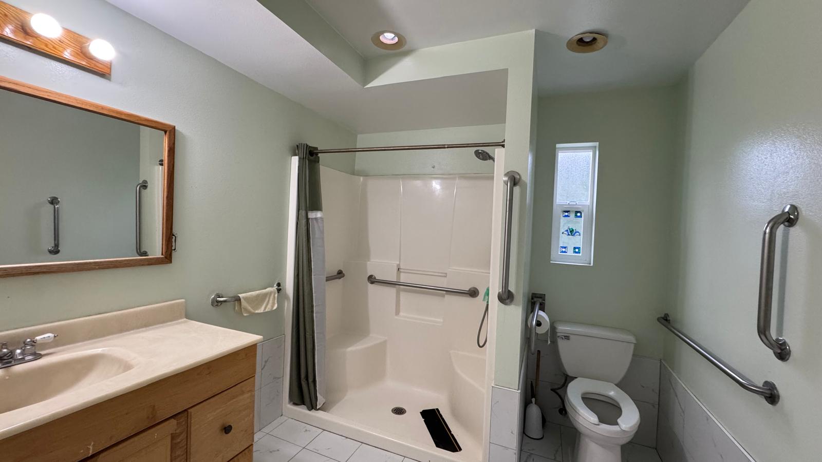 Pacific bathroom3
